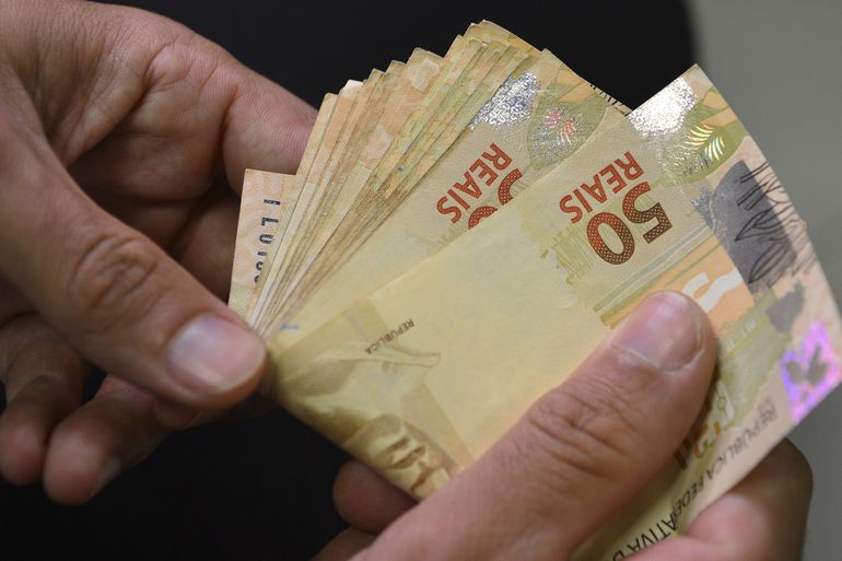 Pagamento de 13º a aposentados e pensionistas deve injetar R$ 54,9 milhões em Franca