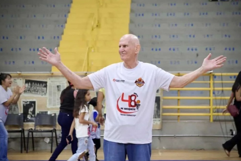 Amantes do basquete, em Franca e do Brasil, se despedem do ex-jogador Edson Ferraciu