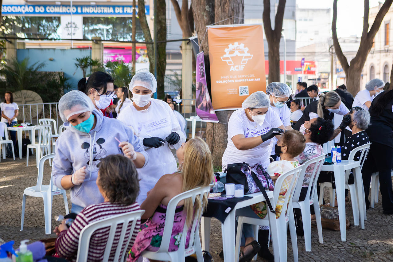 Dia das Mães: ACIF promove dia de beleza gratuito na Praça Central, no sábado (13)