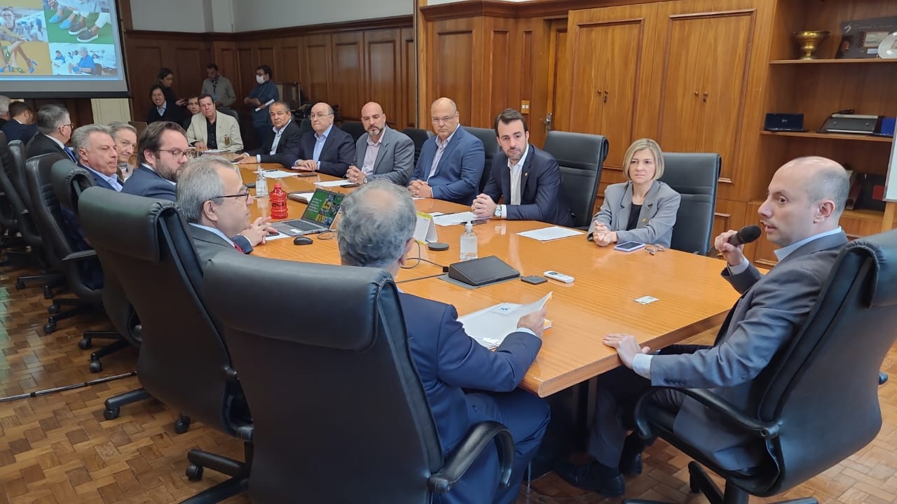 Deputada Graciela e empresários buscam ajuda para setor calçadista junto ao governo