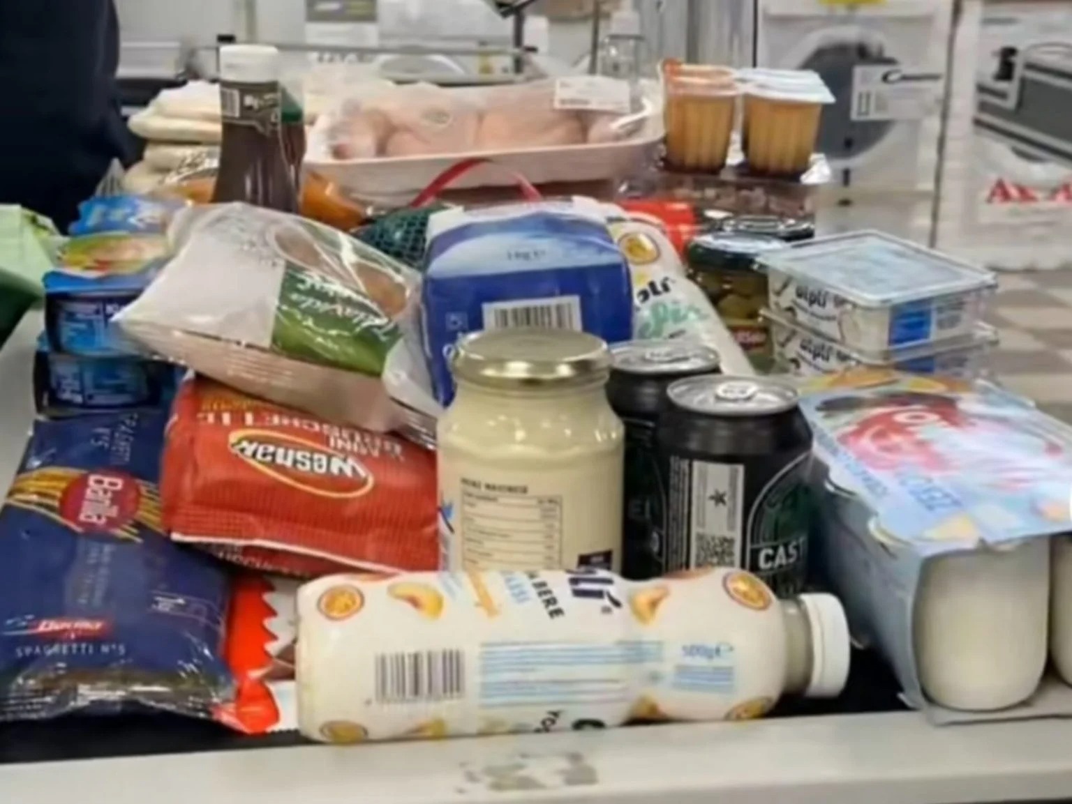 Veja quantos dias você precisa trabalhar para fazer a compra do mês na Itália