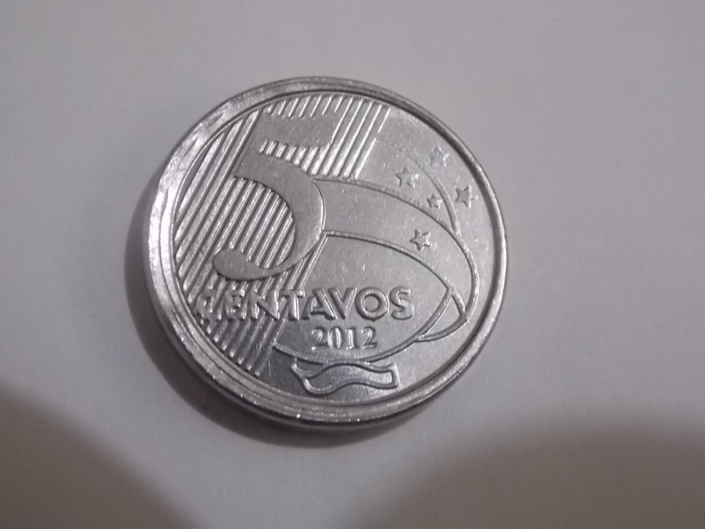 Olhe cada moeda de R$ 0,50 que tem ou que receber: 2 delas podem valer R$ 5.000