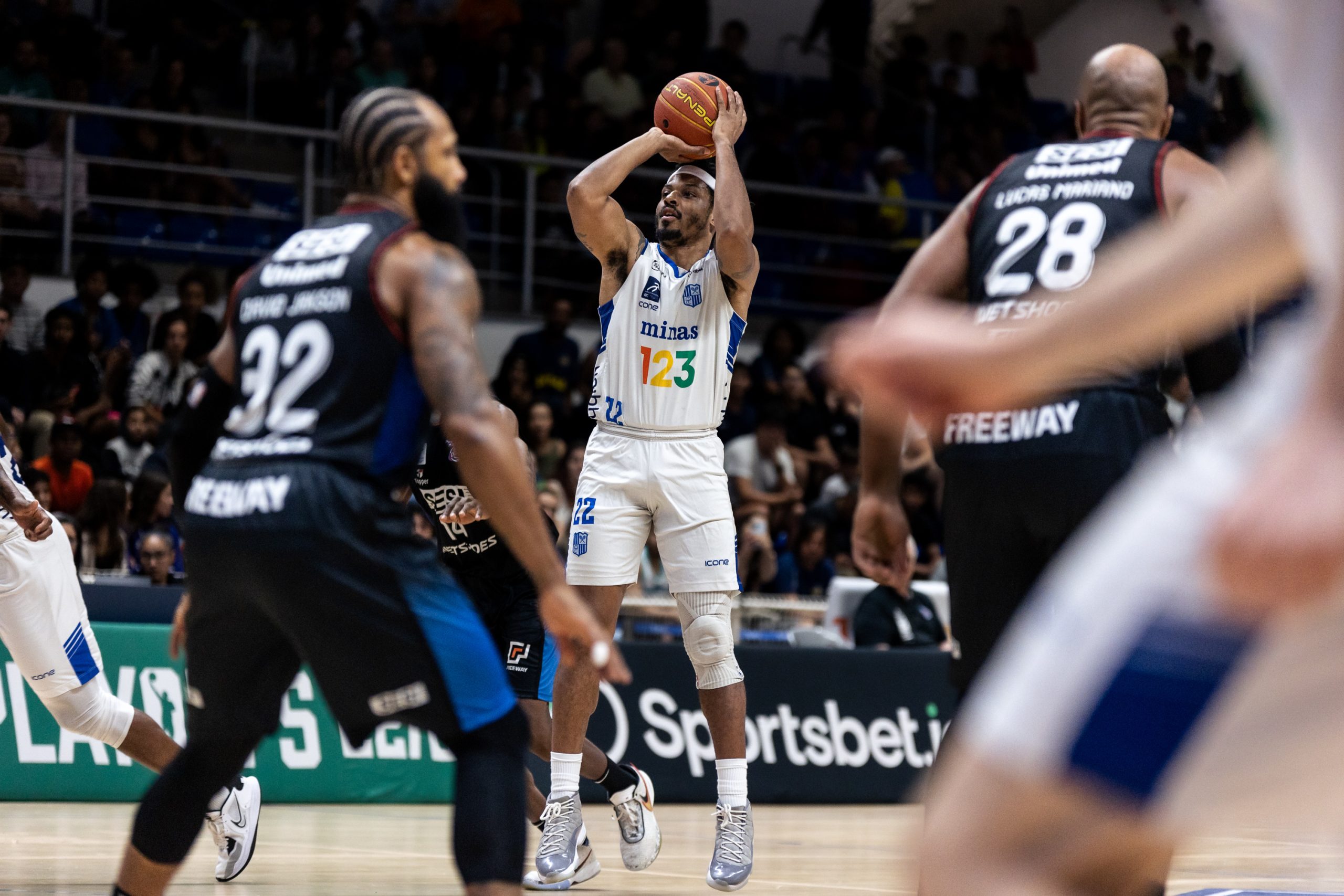 123 Minas vence Sesi Franca e empata série melhor de cinco pela semi do NBB