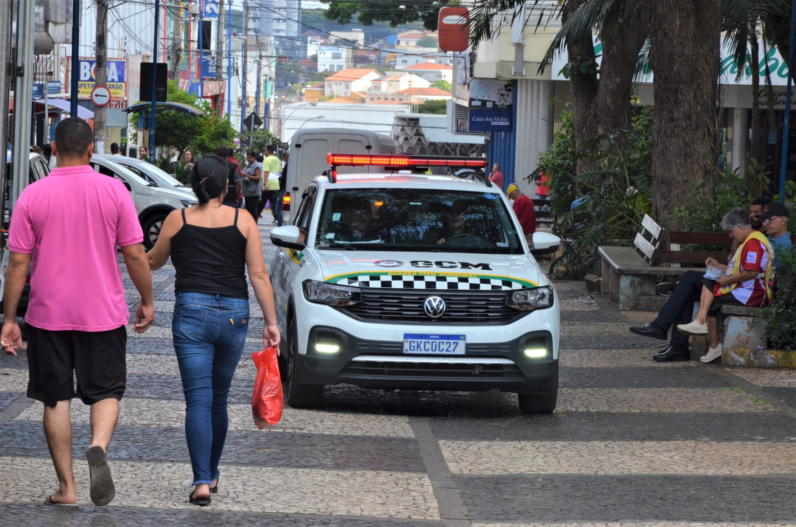 Contratações temporárias para o período de festas geram oportunidades em Franca