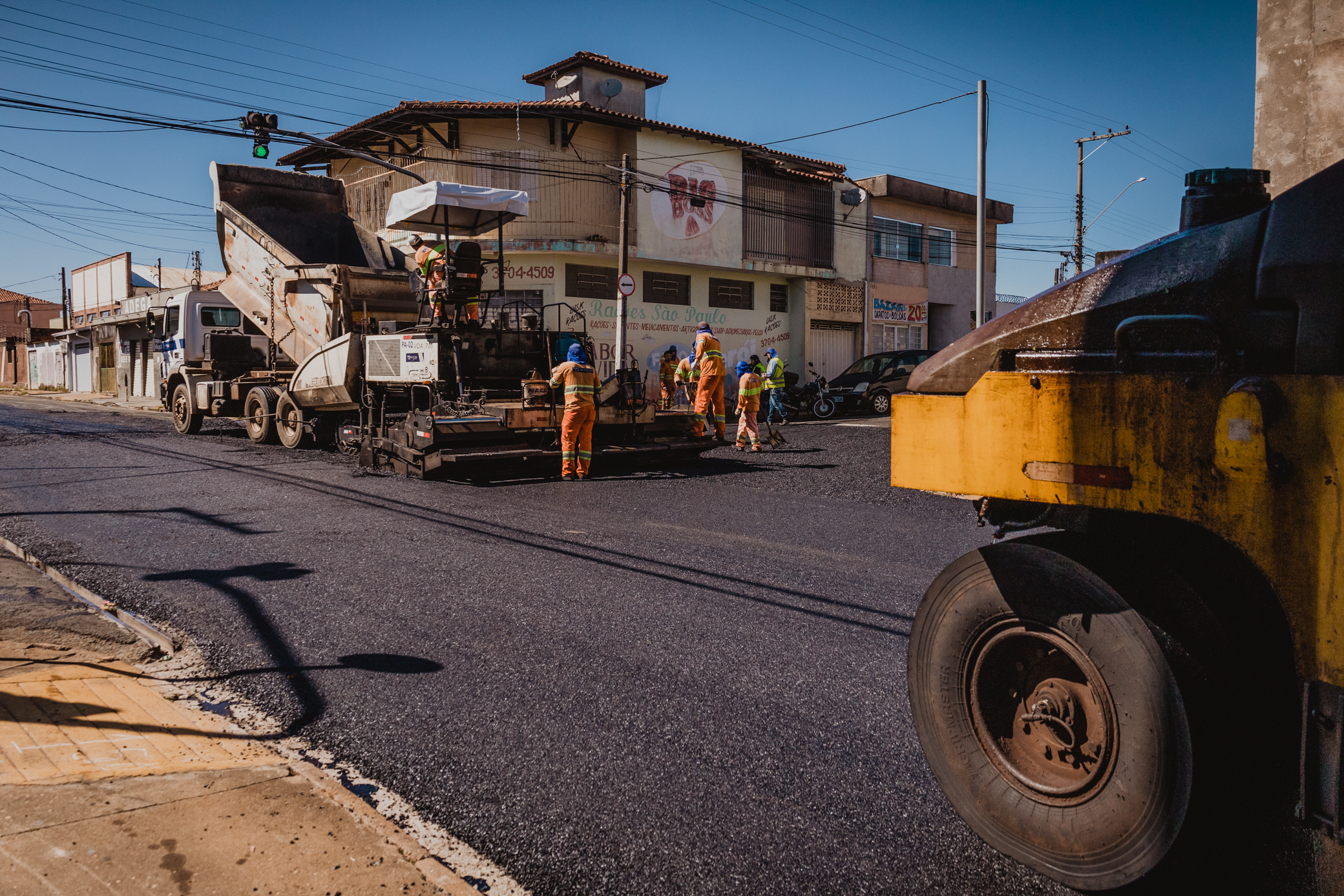Em Franca, serviços de recapeamento chegam à rua São Paulo