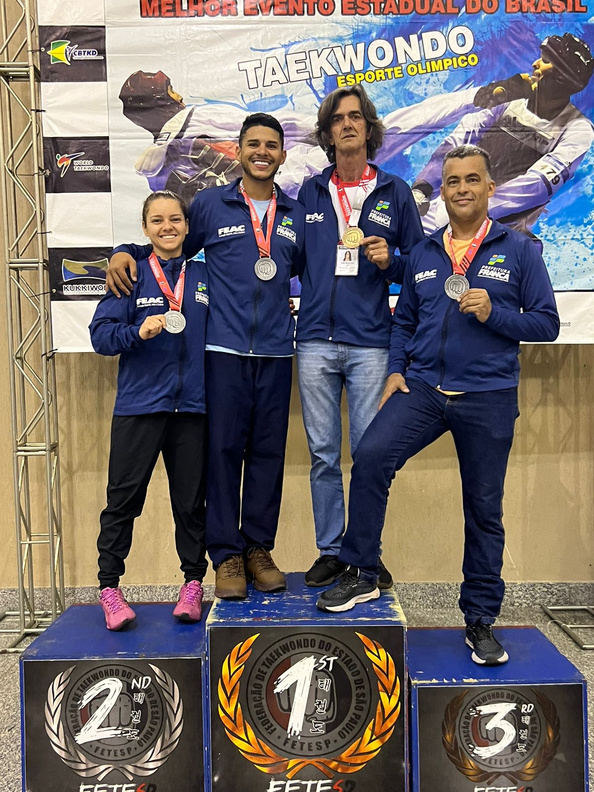 Equipes esportivas da FEAC faturam troféus em diversas modalidades