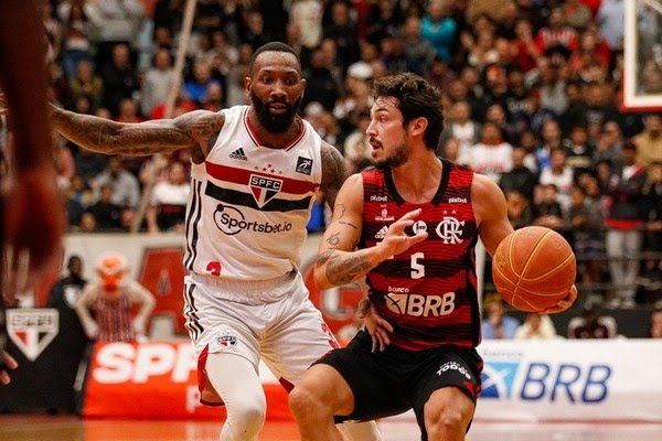 São Paulo “varre” o Flamengo por 3 a 0 e é o primeiro finalista do NBB deste ano