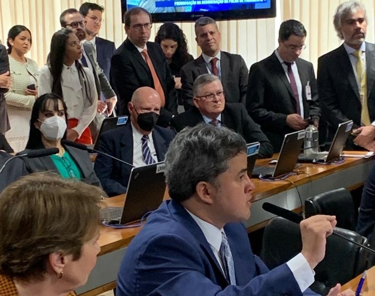 Desoneração da folha de pagamento do setor calçadista avança no Congresso Nacional