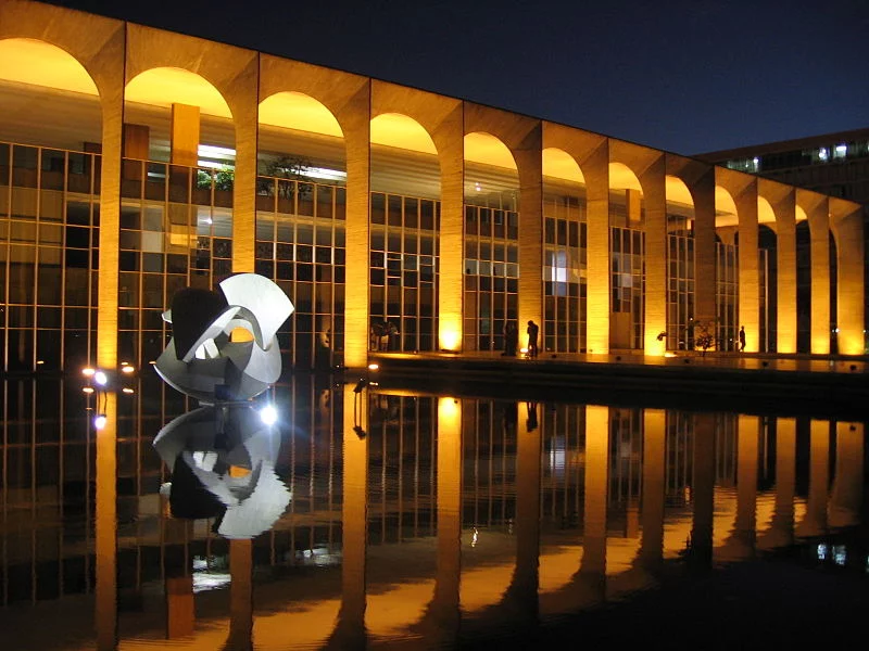 Carreira de diplomata: Itamaraty abre concurso público com salário de R$ 20 mil