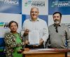Prefeito de Franca assina lei que regulariza trabalho de reciclagem de resíduos - Jornal da Franca