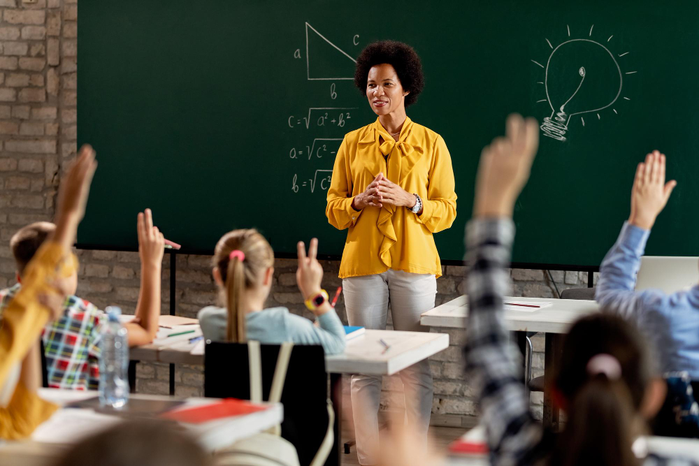 Concurso para professores/SP, com 15 mil vagas, recebe inscrições até segunda (12)