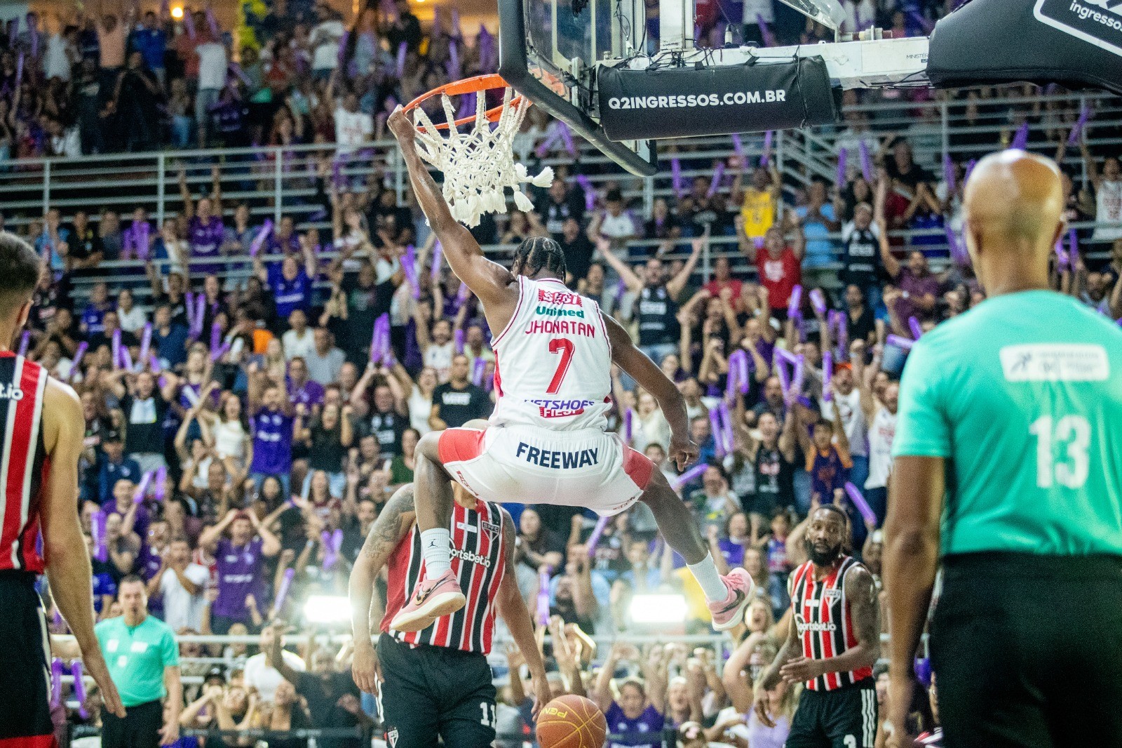 Sesi Franca Basquete renova contrato com ala Jhonatan Luz por mais uma temporada