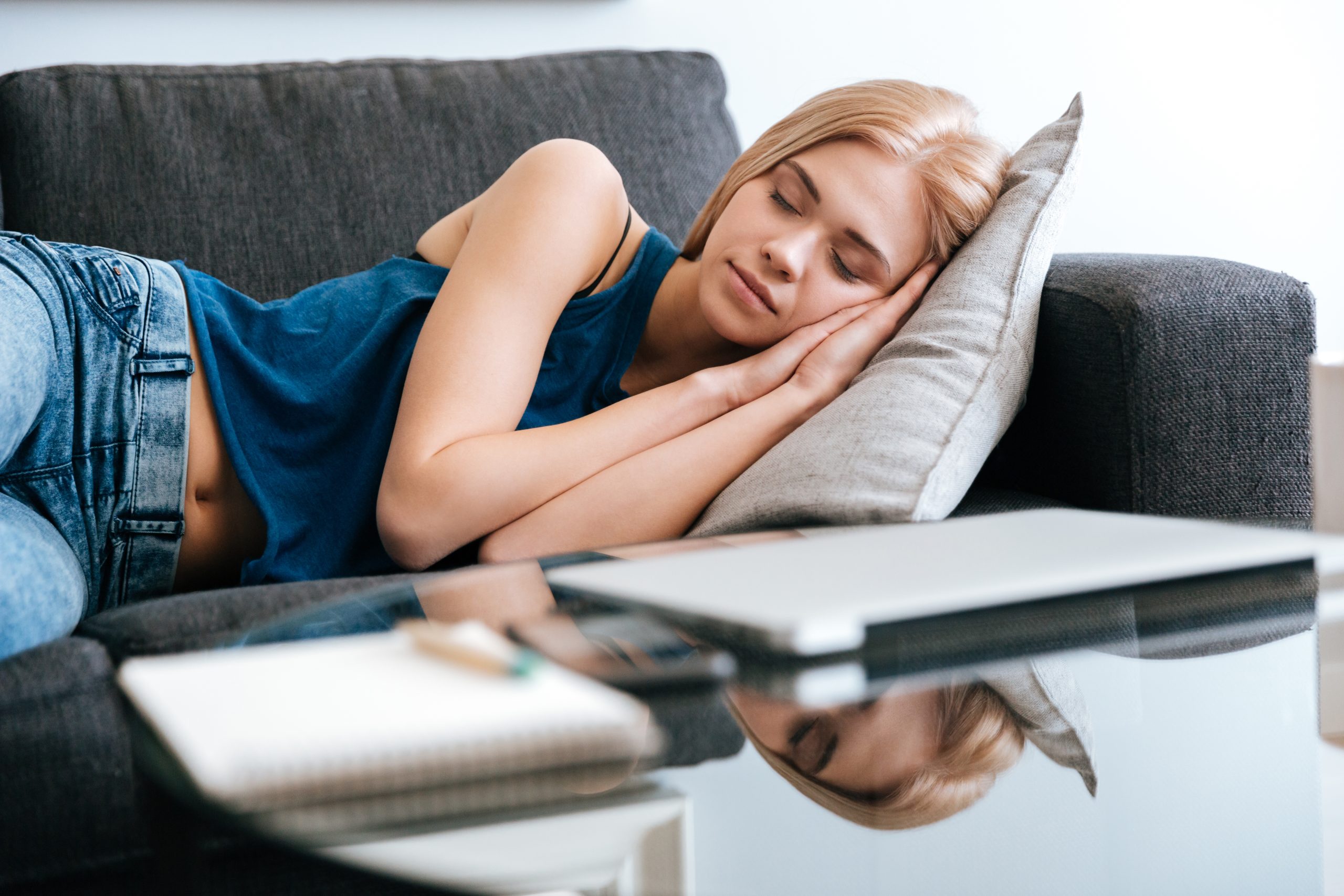 Cochilos durante o dia podem ser bons para saúde do cérebro, diz estudo