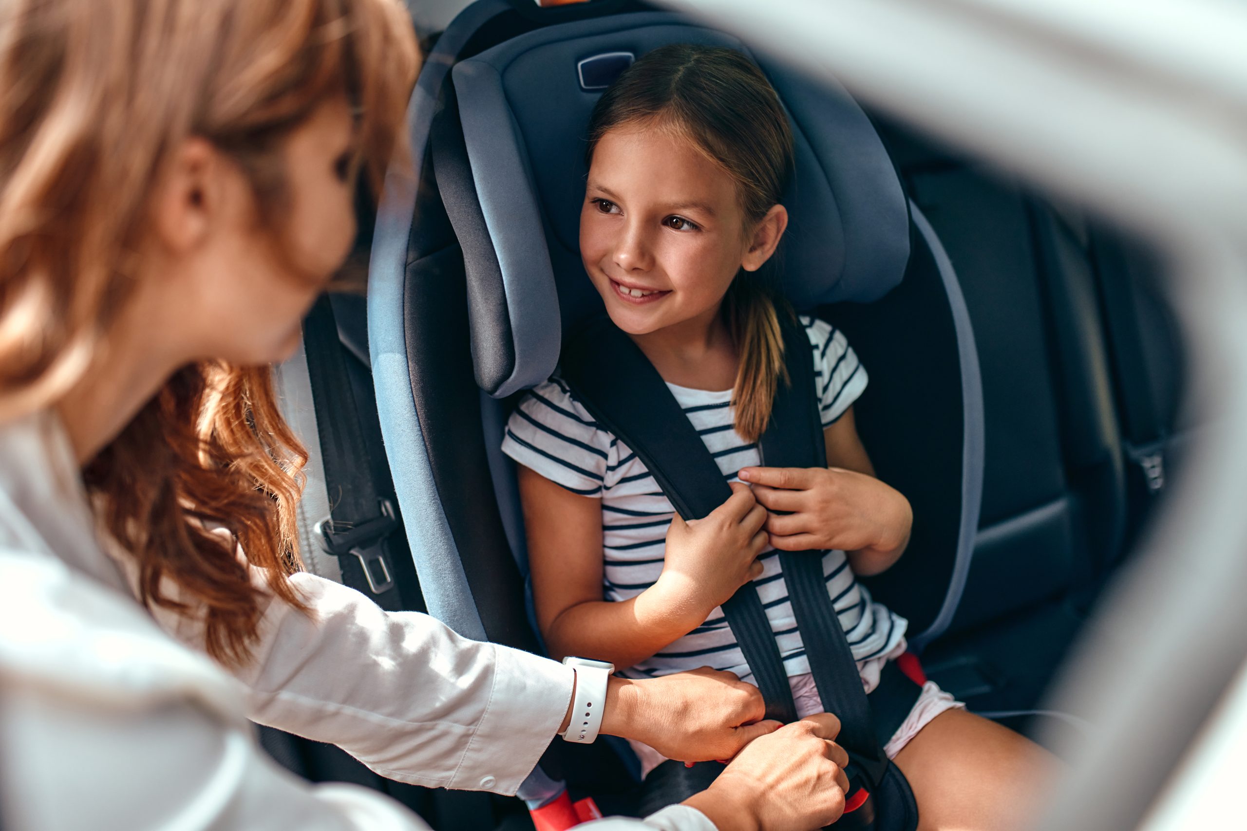 Crianças no carro: Saiba como transportá-las com segurança