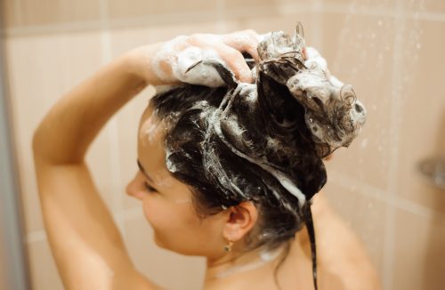 Saiba a verdade sobre quantas vezes os cabelos devem ser lavados por semana! - Jornal da Franca