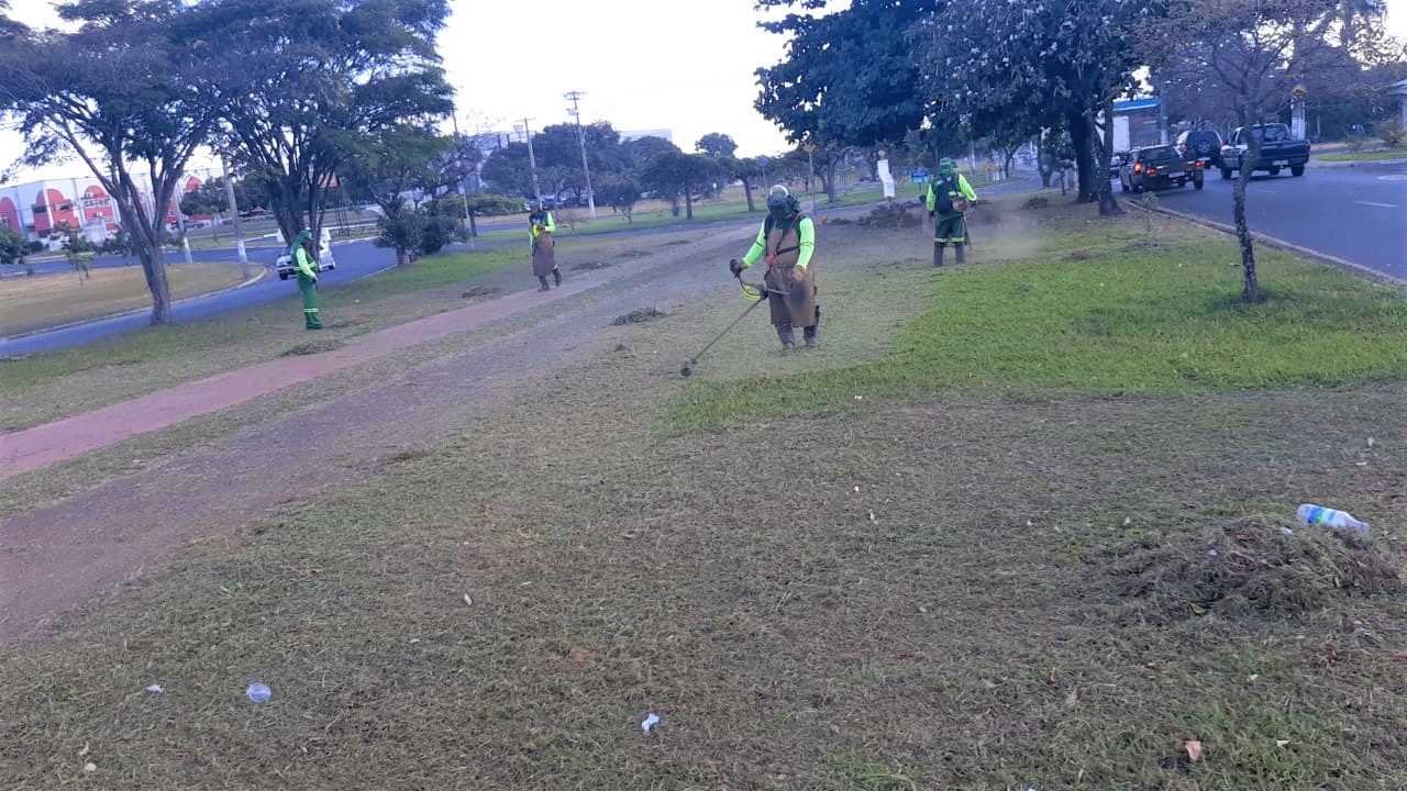 Secretaria do Meio Ambiente de Franca segue com trabalho de limpeza pela cidade
