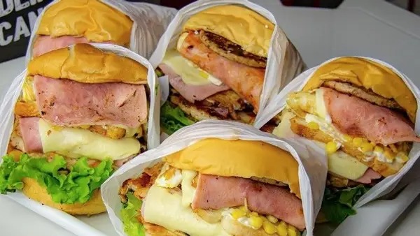 Lanchonete oferece R$ 600,00 a quem comer hambúrguer de 1,5 kg em 10 minutos
