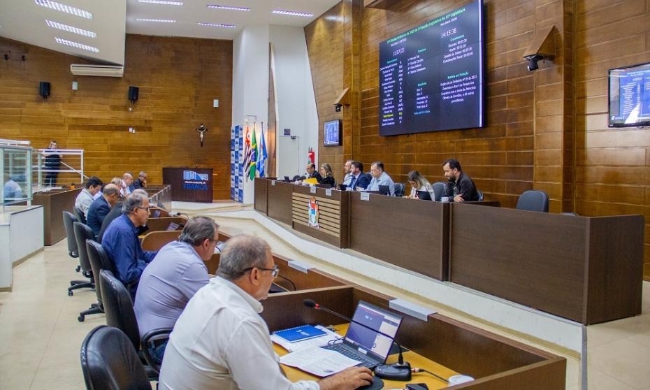 Vereadores discutem na Câmara falta de leitos para os pacientes no sistema público