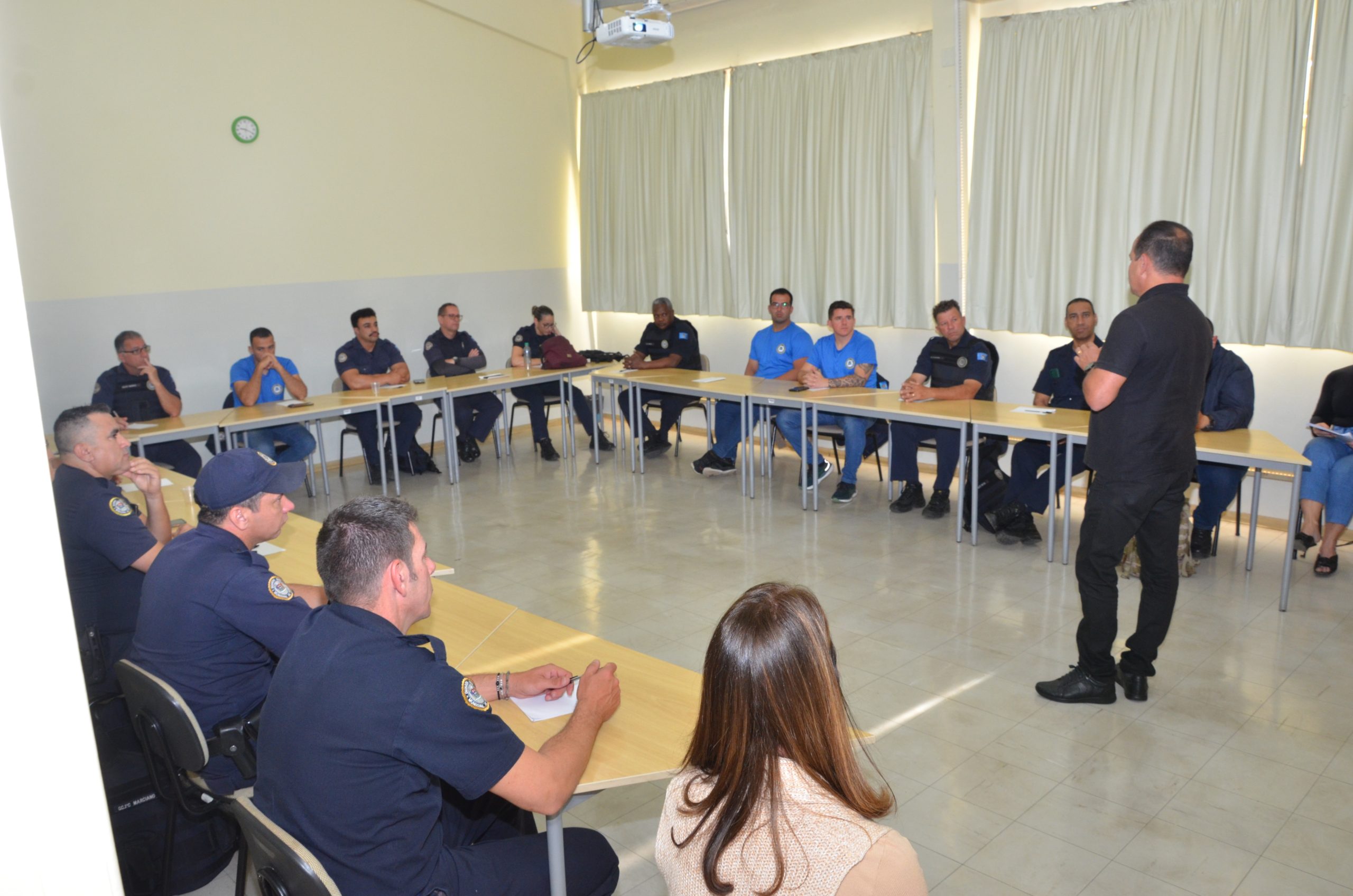 Guardas civis de Franca passam por curso de aperfeiçoamento e resolução de conflitos