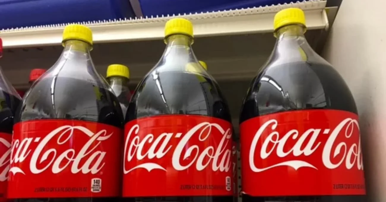 Você sabe por que existe Coca-Cola com tampa amarela? Entenda o significado