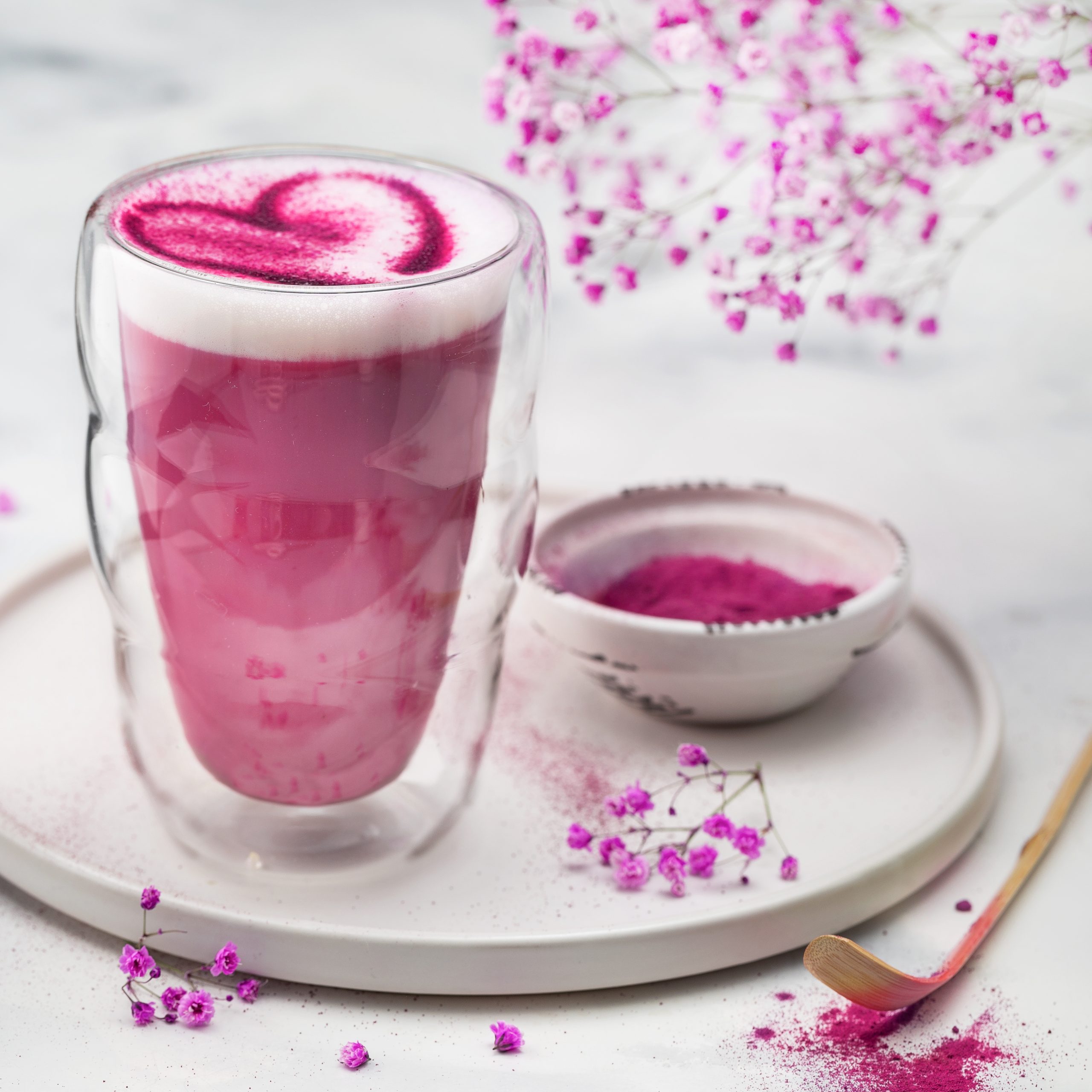 Tapioca, hot dog, sushi, drink rosa: Como uso de corante pode prejudicar a saúde