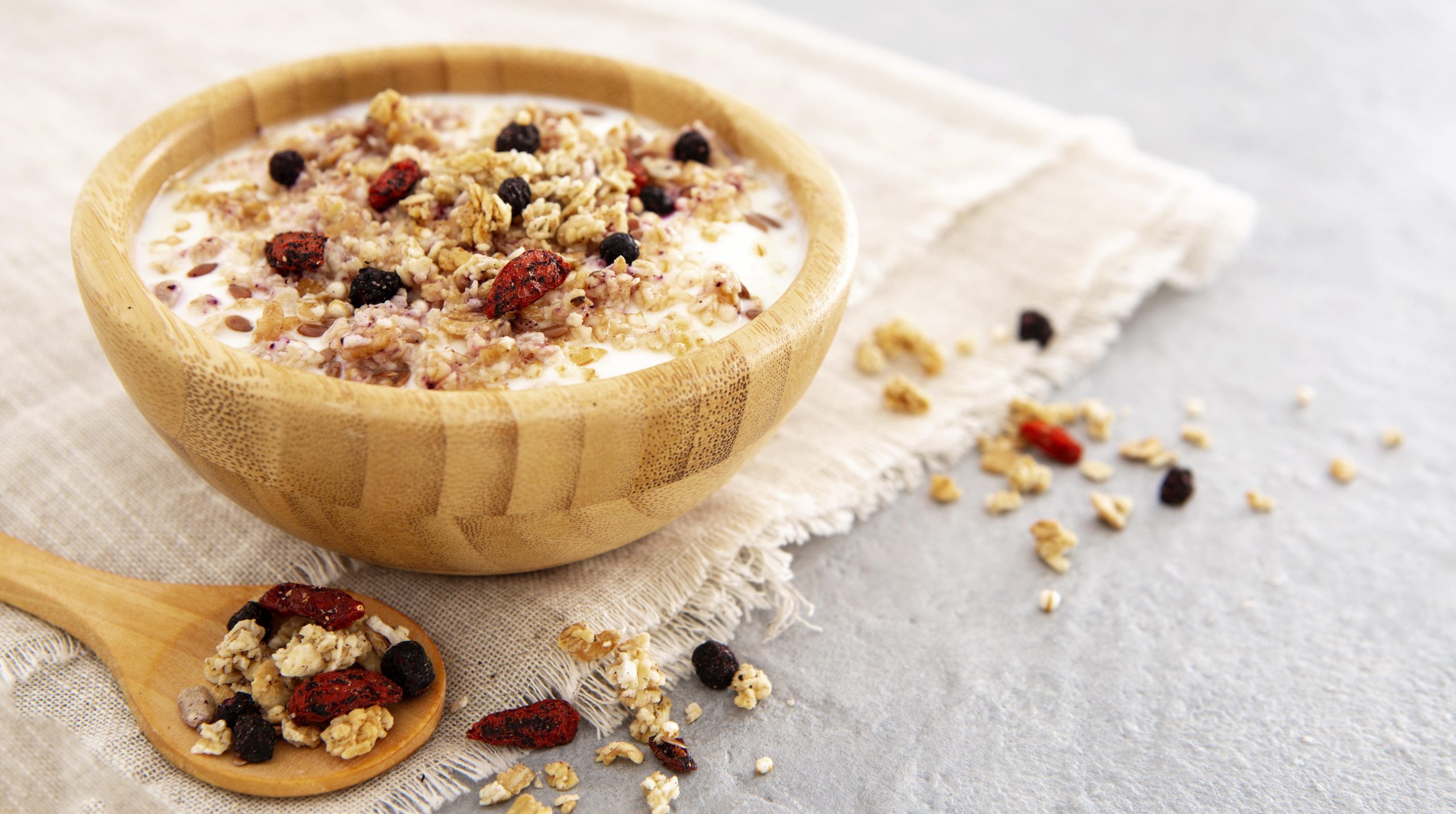 Mingau de aveia: Conheça seus benefícios e aprenda uma receita deliciosa