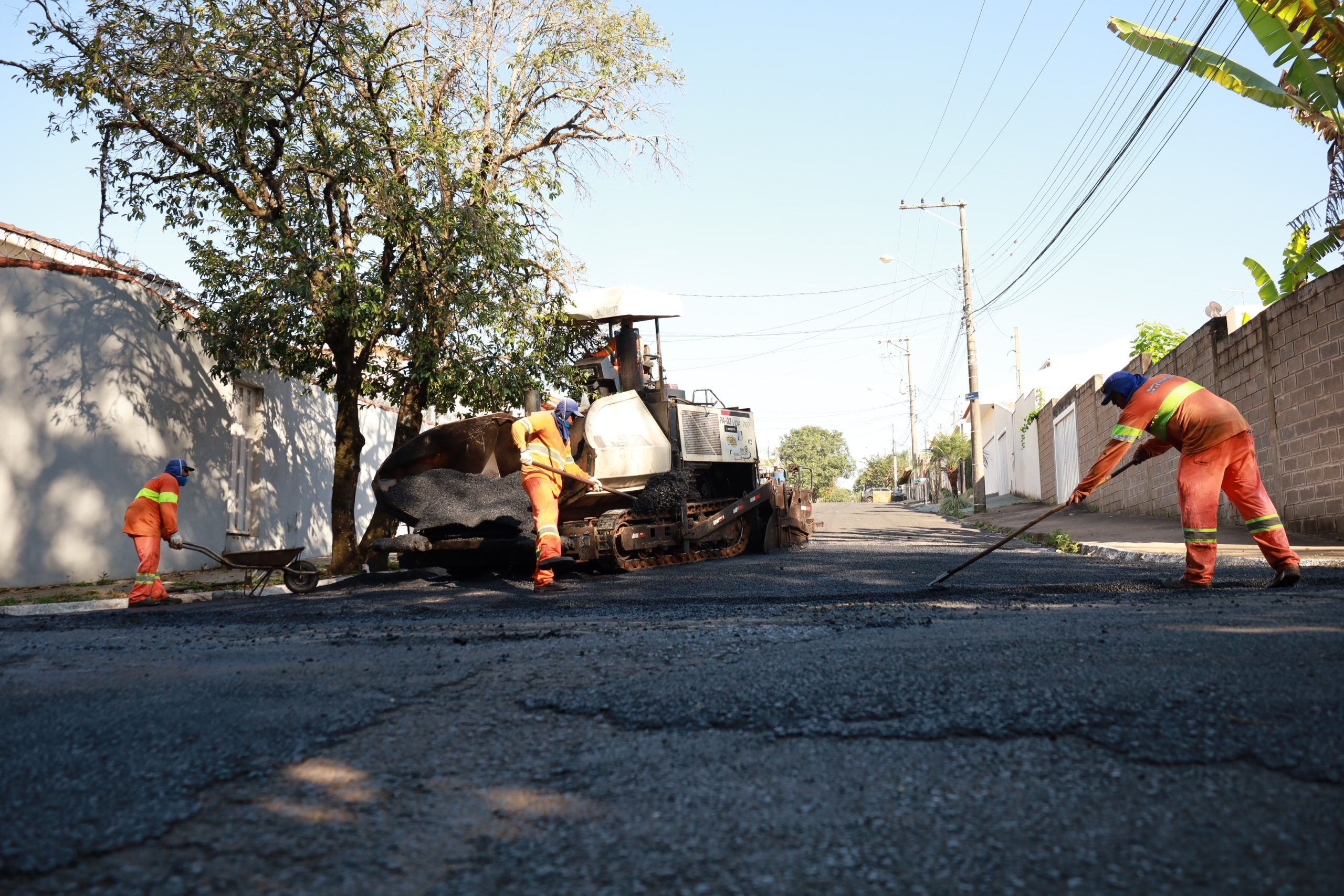 Em Franca, Prefeitura inicia recapeamento na rua das Orquídeas, no Jardim Flórida