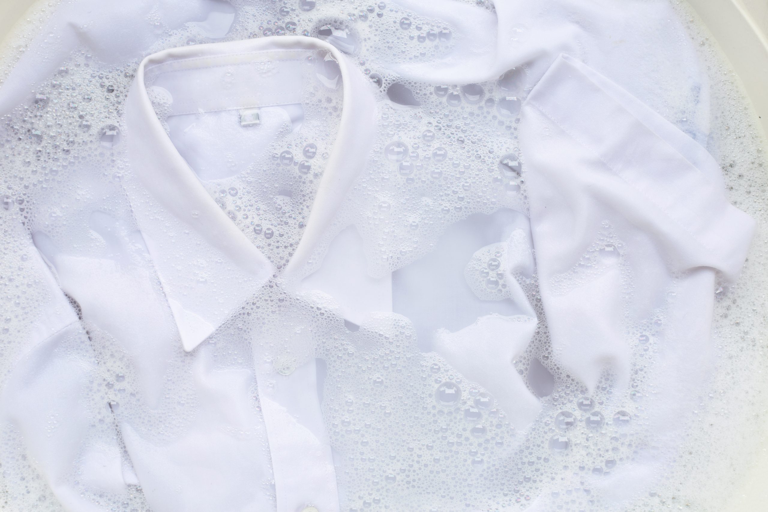 Roupa branca sempre impecável? Veja os erros que você precisa evitar!