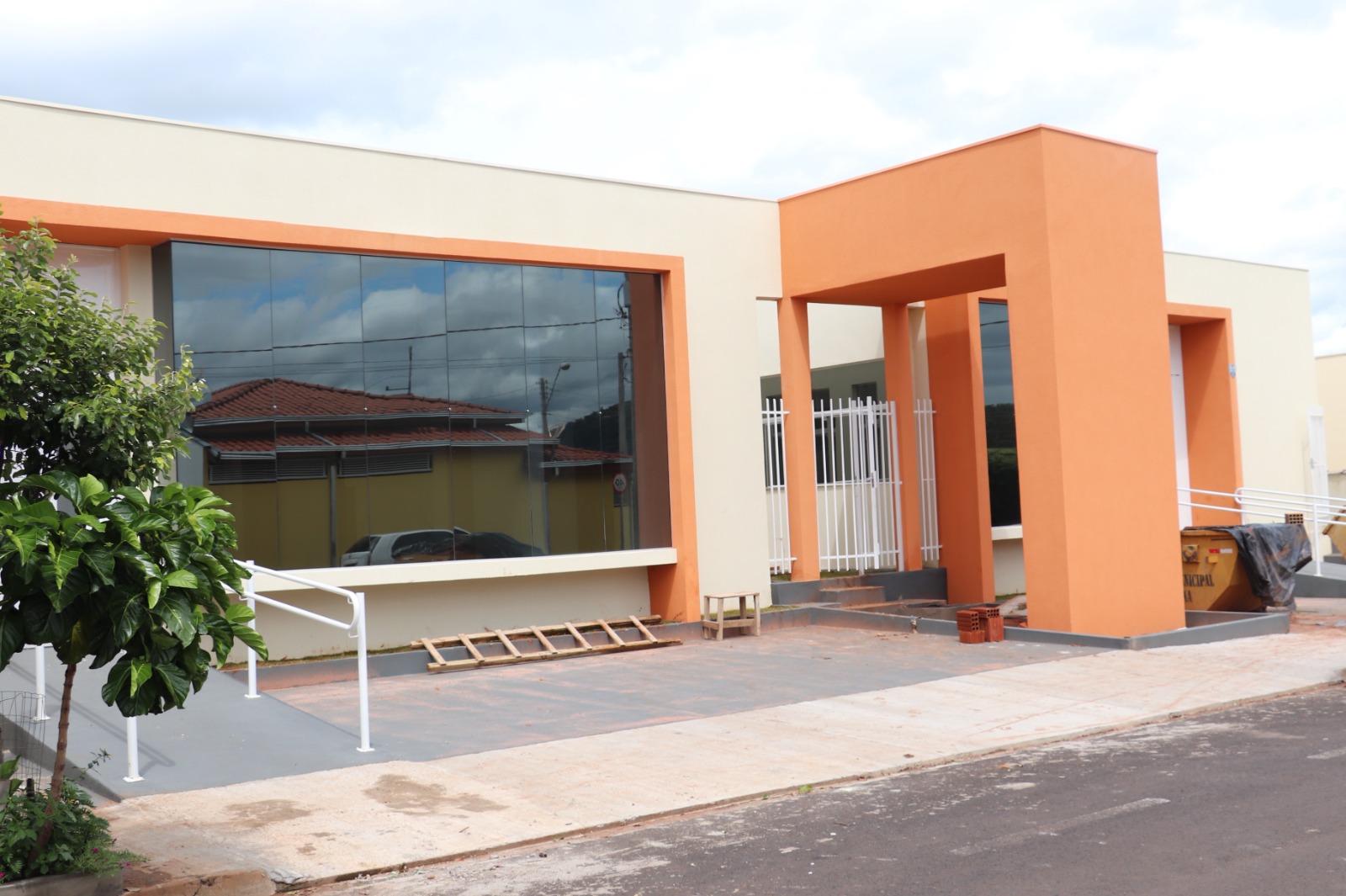 Prefeito de Rifaina marca data para inaugurar Laboratório e Clínica de Fisioterapia