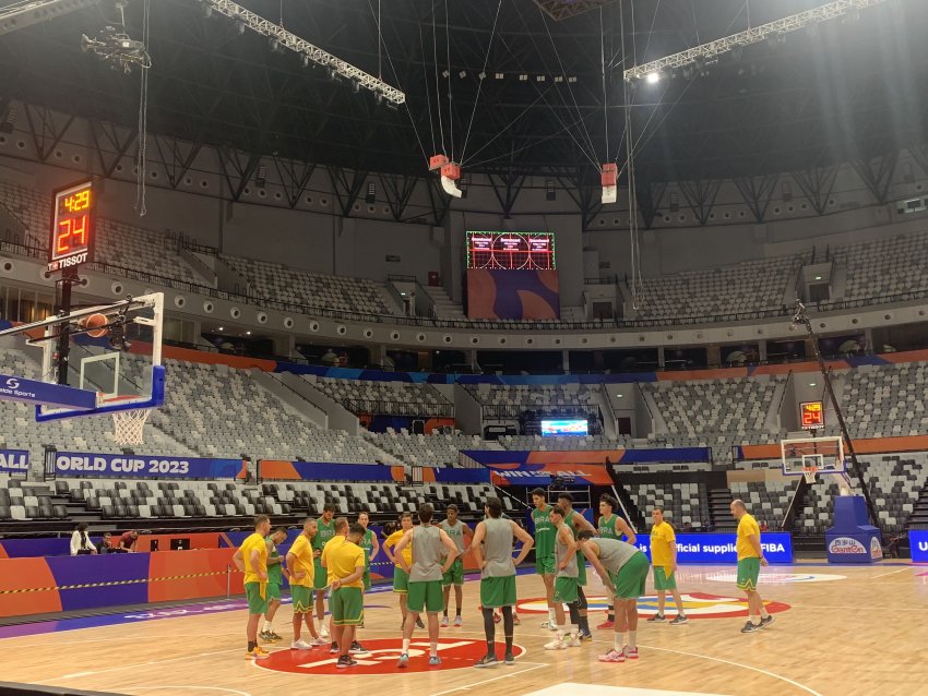 Brasil realiza seu primeiro treino na Indonésia de olho na estreia da Copa do Mundo