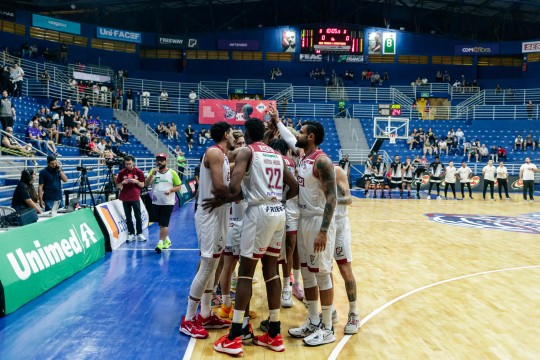 Sesi Franca Basquete enfrenta o Bauru nesta noite pelo Campeonato Paulista
