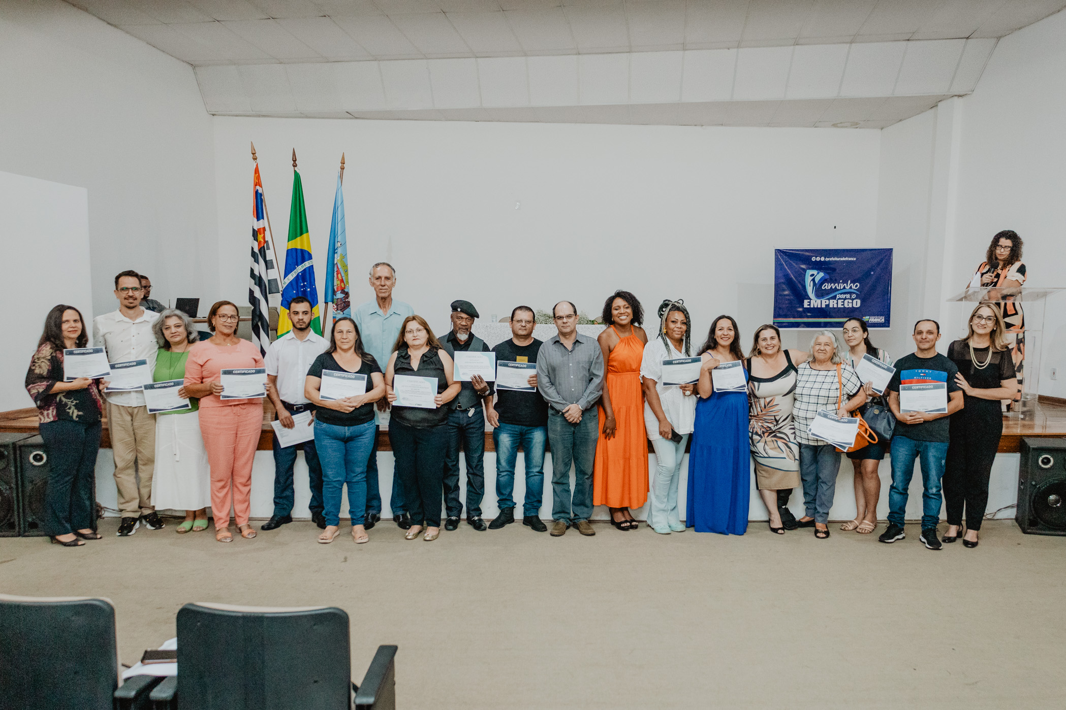 Prefeitura de Franca entrega certificados de cursos do ‘Caminho para o Emprego’