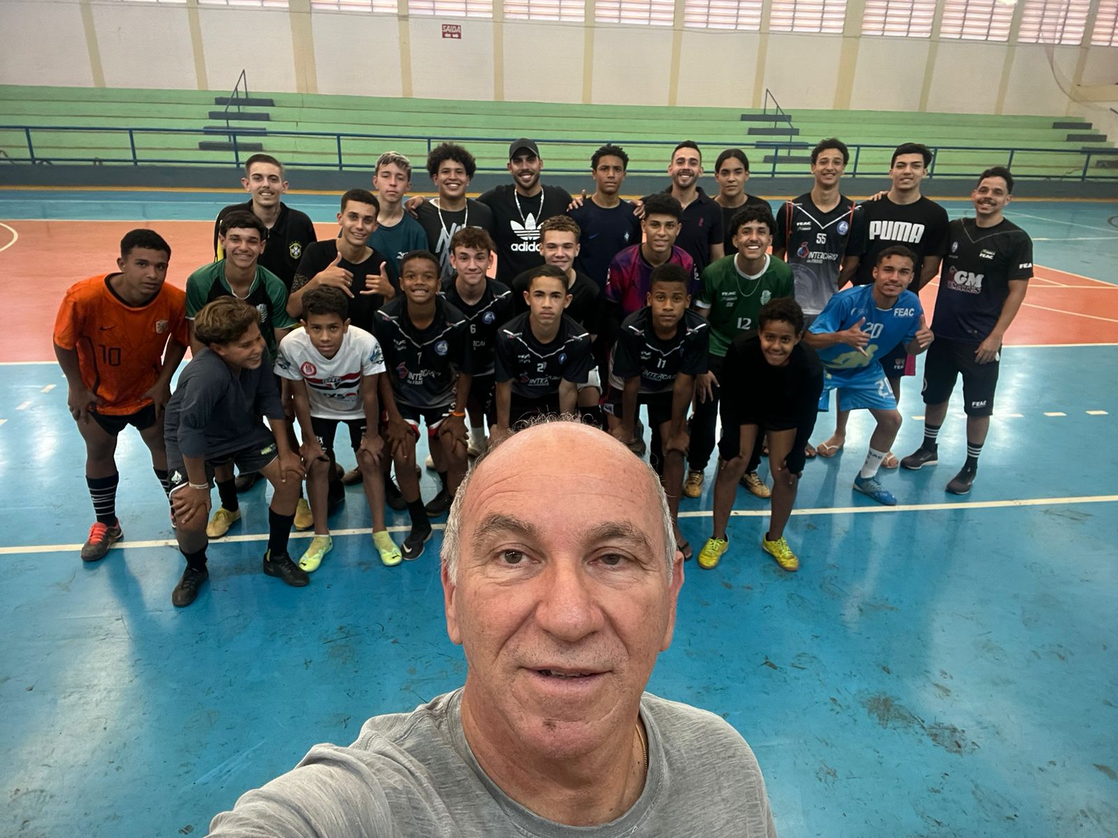 Francanos que jogam na Itália prestigiam seletiva de Futsal em Franca