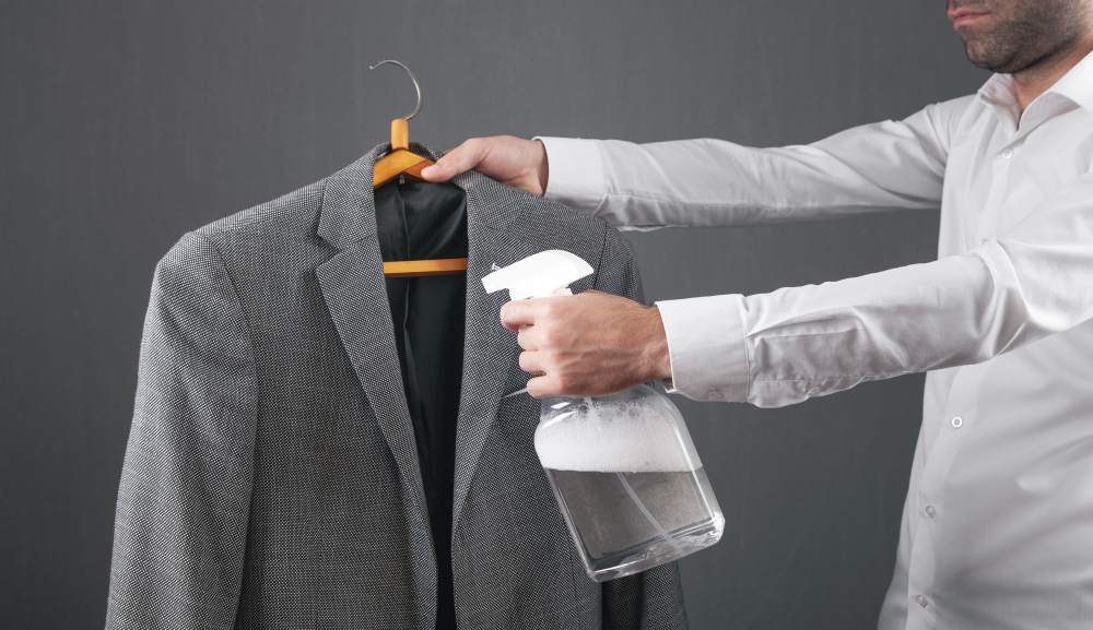 Essa mistura caseira para desamassar roupa sem usar ferro vai mudar a sua vida!