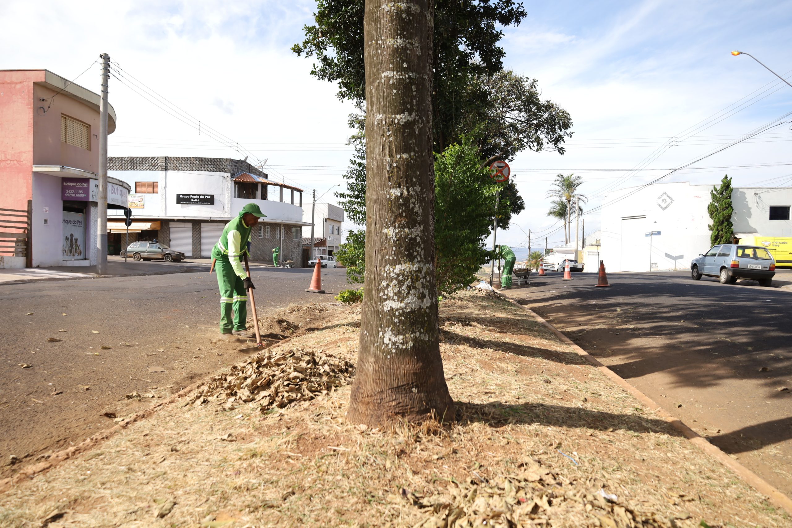 Em Franca, serviços de limpeza pública melhoram o visual da cidade