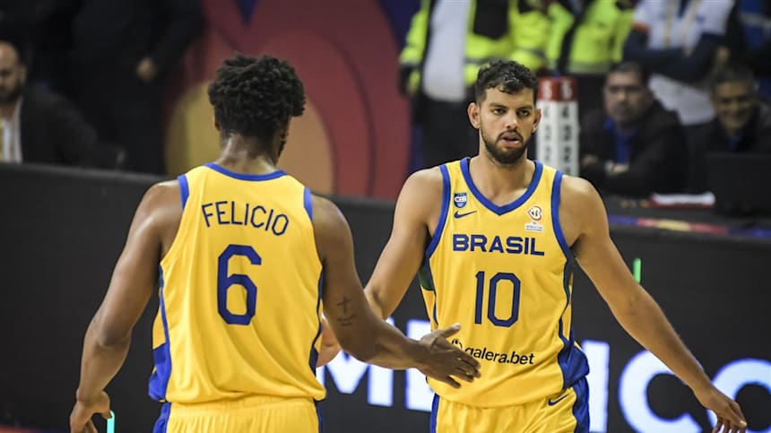 Em jogo de 'tudo ou nada', Brasil vence e segue vivo no basquete