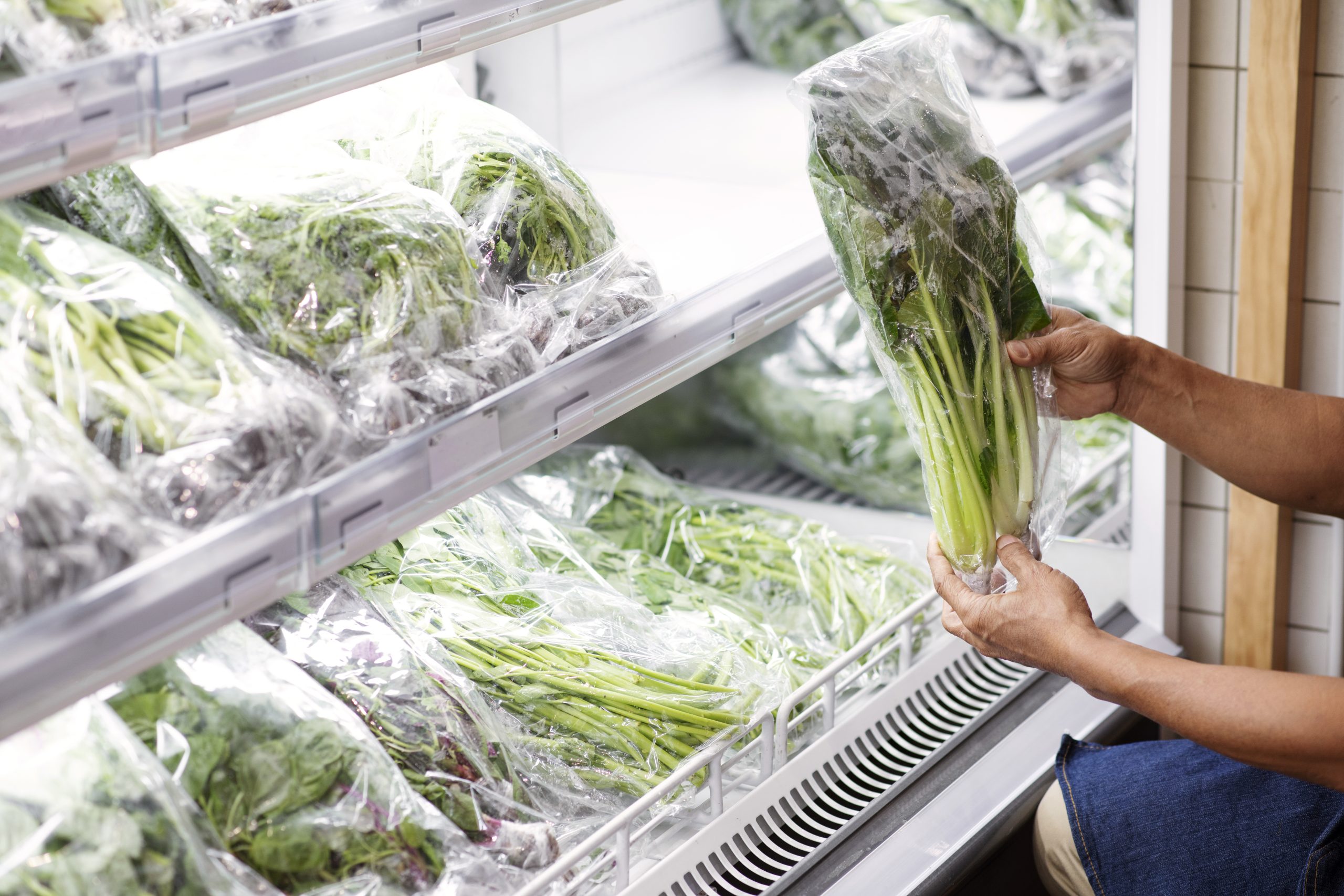Salada pré-pronta pode conter bactérias nocivas à saúde, diz pesquisa