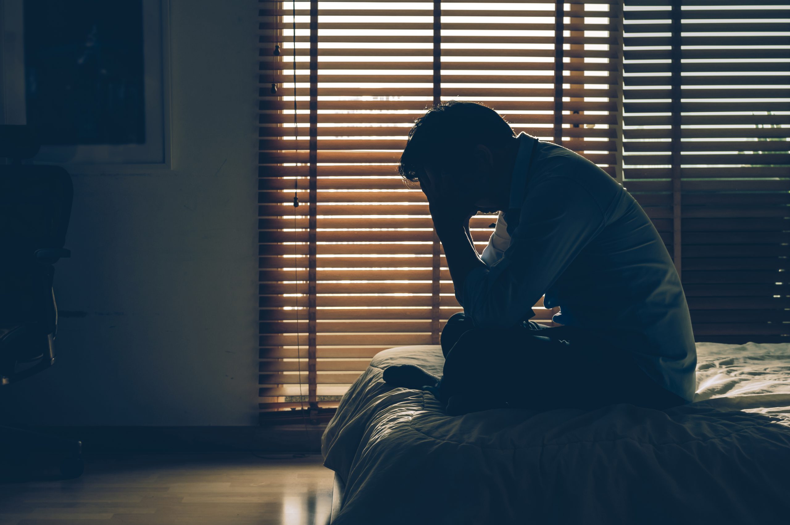 Tristeza ou depressão: saiba diferenciar uma emoção natural de um sinal de alerta