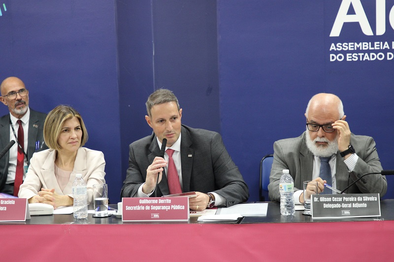 Delegacias da Mulher vão ter acesso a monitoramento de agressores, diz Secretário