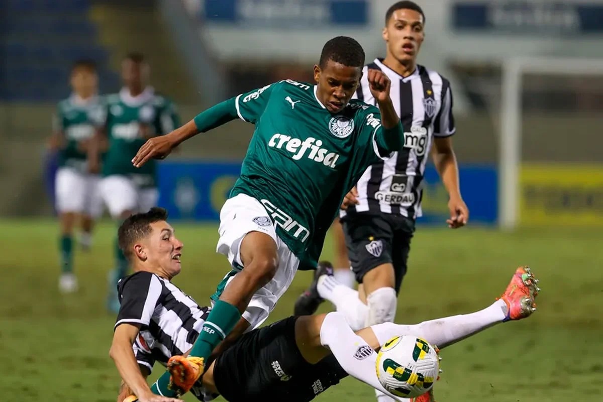 Câmara homenageia francano Messinho, destaque do Palmeiras e da Seleção Brasileira