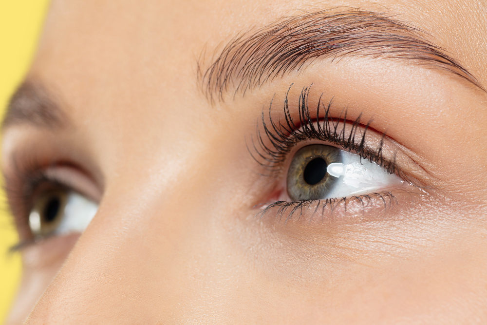 Menopausa pode causar problemas oftalmológicos e mudança no formato dos olhos