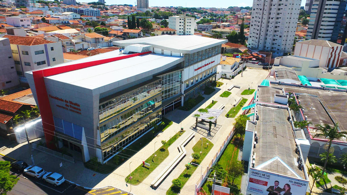 Projeto de lei que reestrutura carreira de docentes volta à votação na Câmara