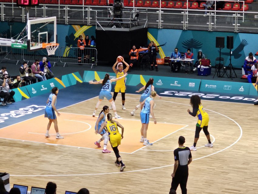 Brasil ganha da Argentina e vai pegar a Colômbia na decisão do ouro no Panamericano