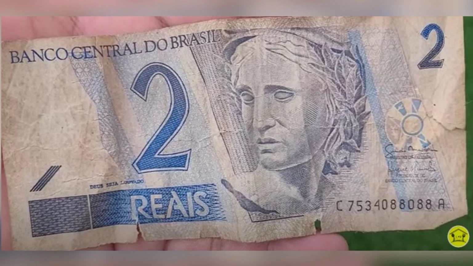 Se você tem uma nota de R$ 2 como essa, é melhor guardar porque ela pode valer muito