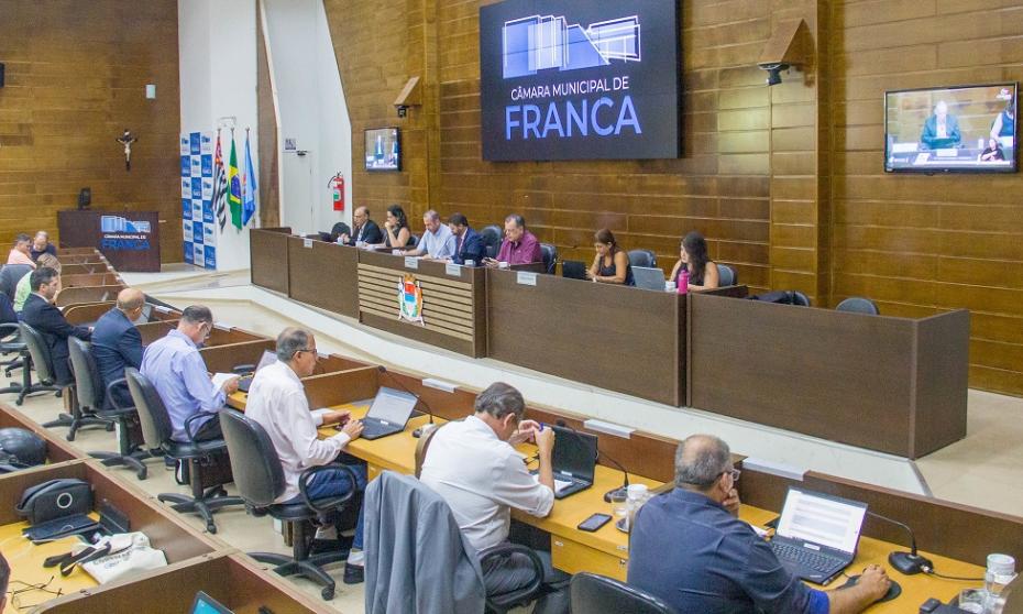 Câmara aprova projeto para pagamento do Piso da Enfermagem. Veja quem receberá