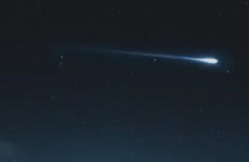 Cometa com diâmetro de 17 quilômetros passará “raspando” na Terra. Veja quando - Jornal da Franca
