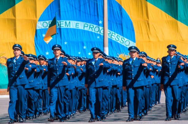 Força Aérea Brasileira abre processos seletivos para profissionais de nível médio