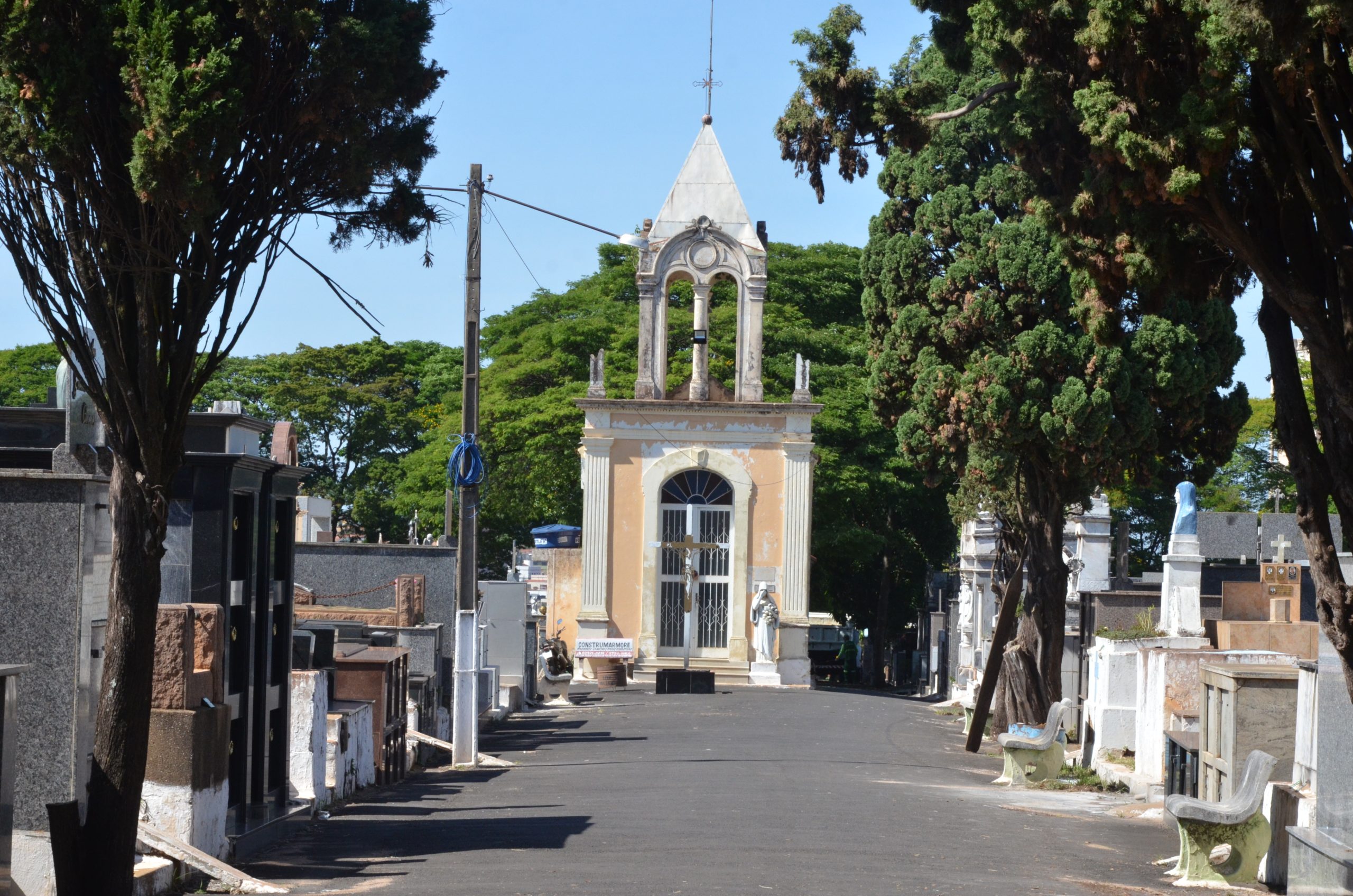 Prefeitura de Franca prepara Cemitérios para visitas no Dia de Finados