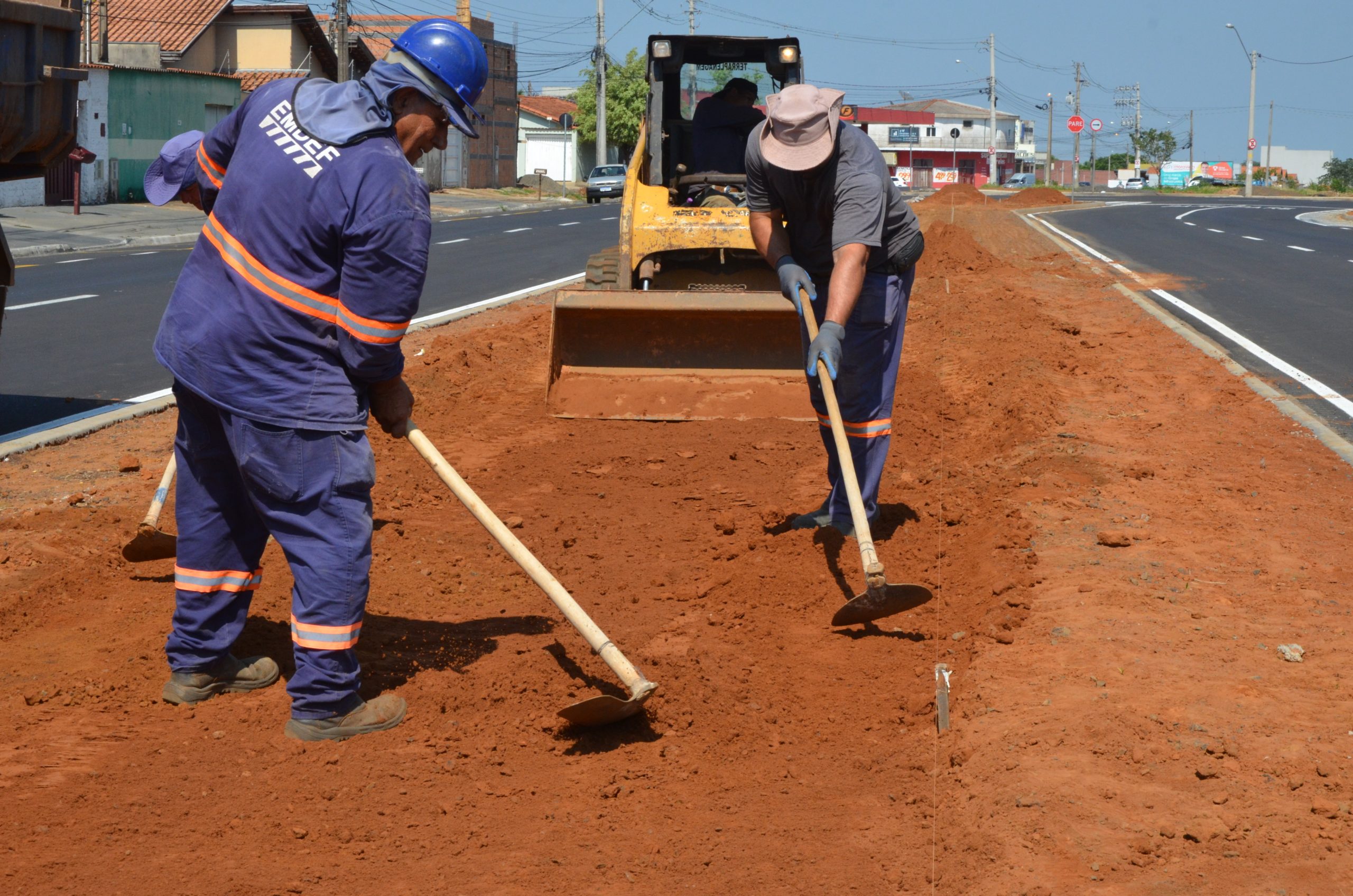 Prefeitura de Franca inicia preparação de ciclovia na avenida Geralda Rocha Silva