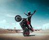 Motociclista que empinar a moto pode perder a Carteira de Habilitação. Entenda - Jornal da Franca